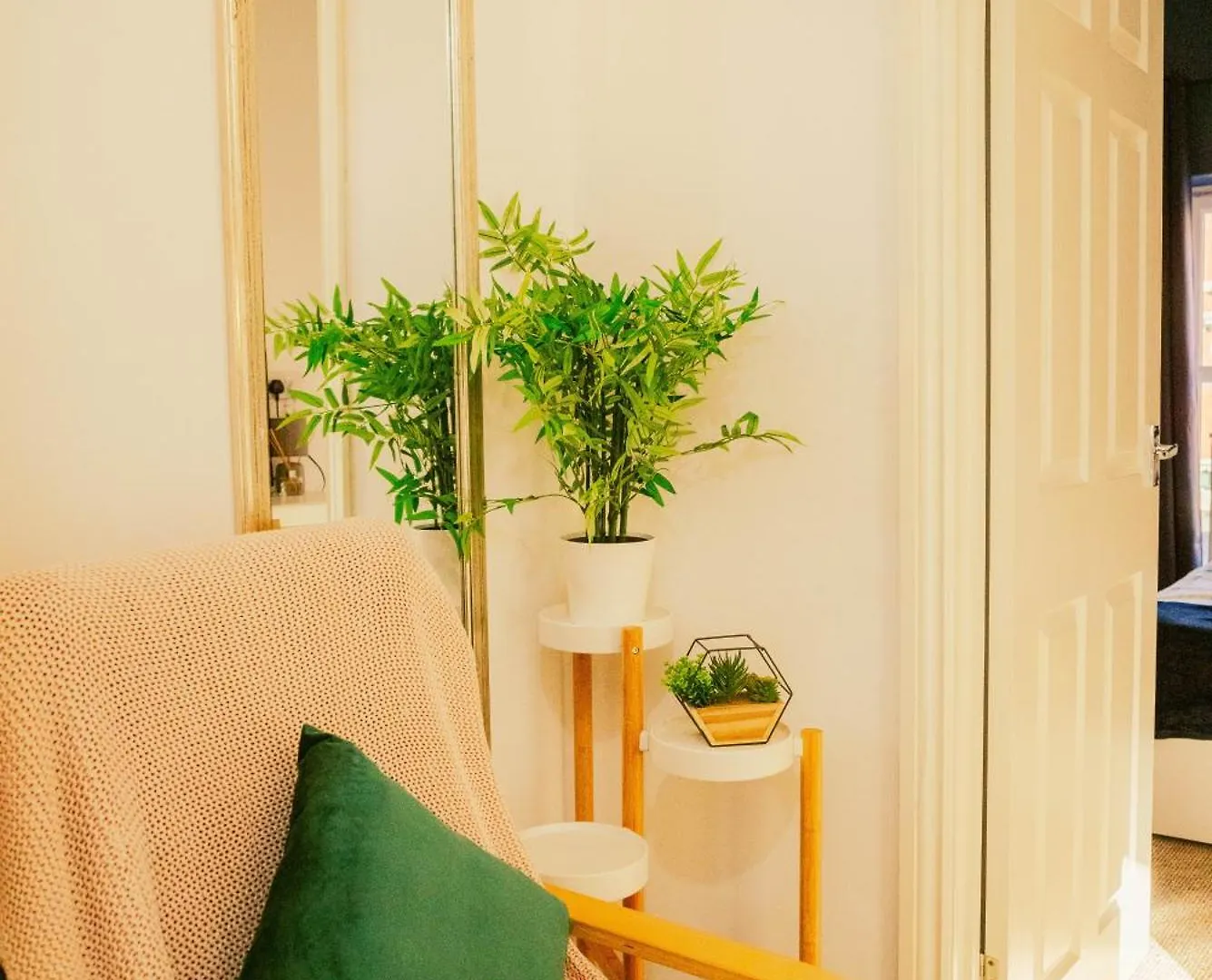 Modern 4 Bed Apartment - Cardiff City Centre - Free Parking United Kingdom