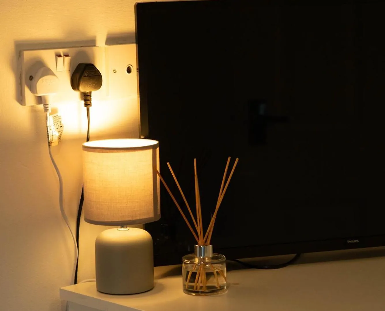 Modern 4 Bed Apartment - Cardiff City Centre - Free Parking