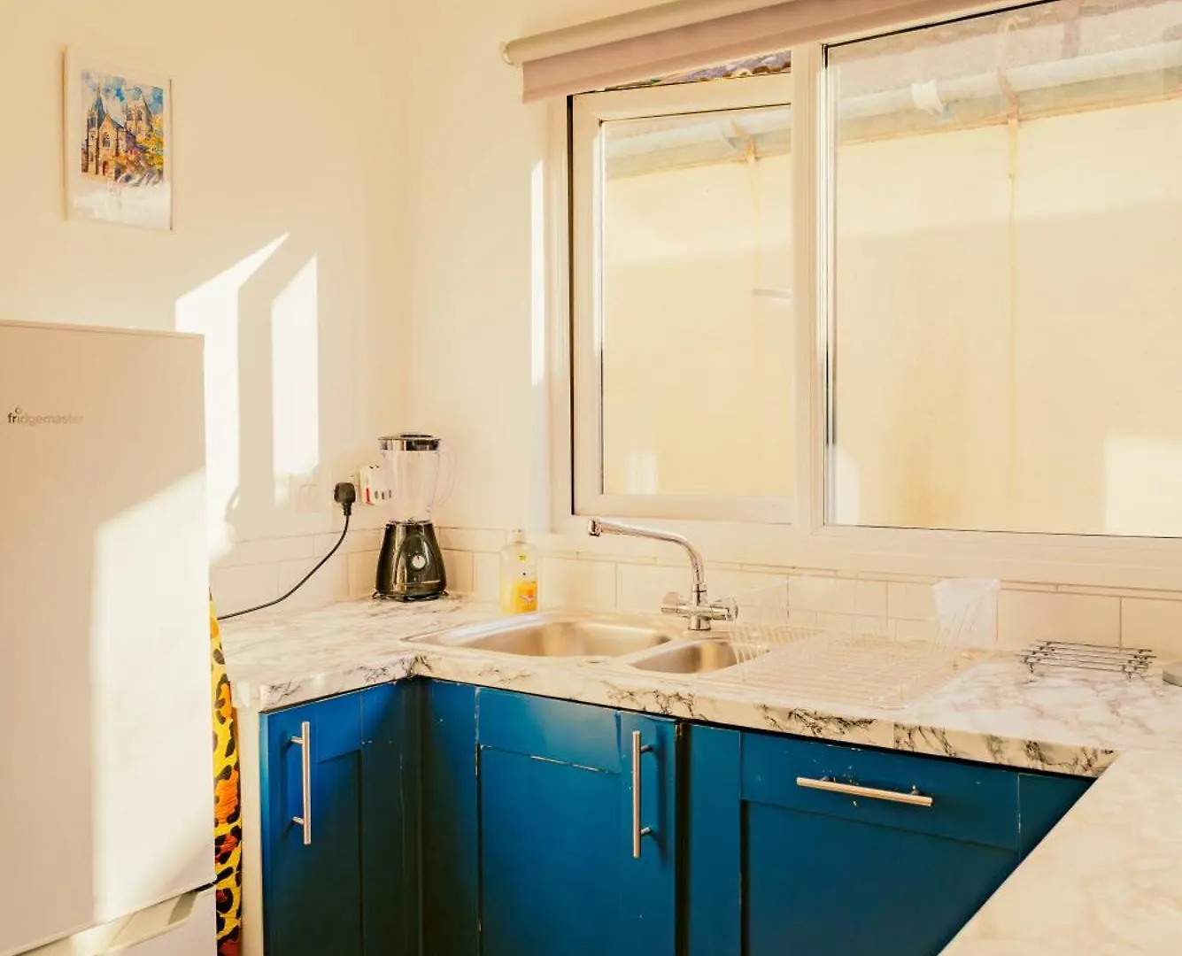 Modern 4 Bed Apartment - Cardiff City Centre - Free Parking