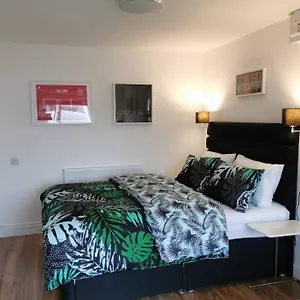 Stylish Bungalow, Close To Centre Cardiff