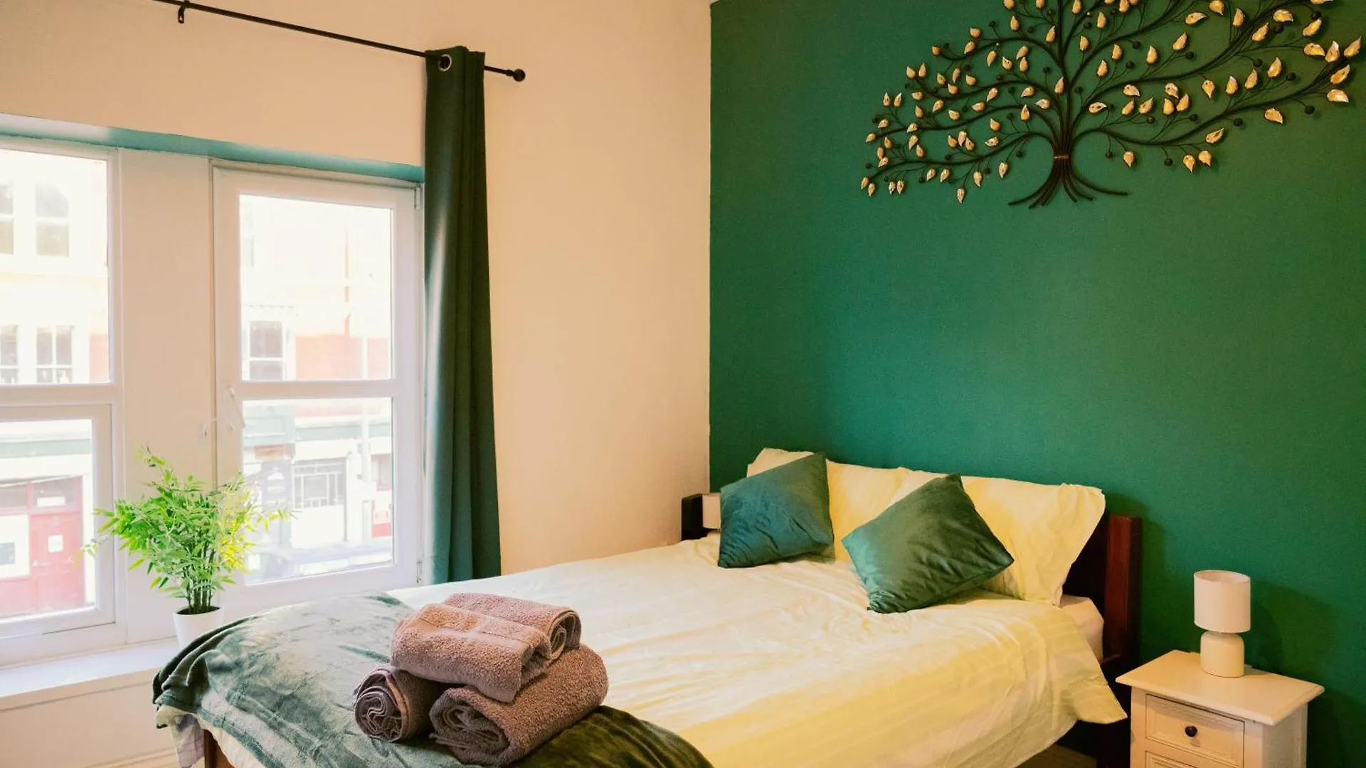 Modern 4 Bed Apartment - Cardiff City Centre - Free Parking Reino Unido